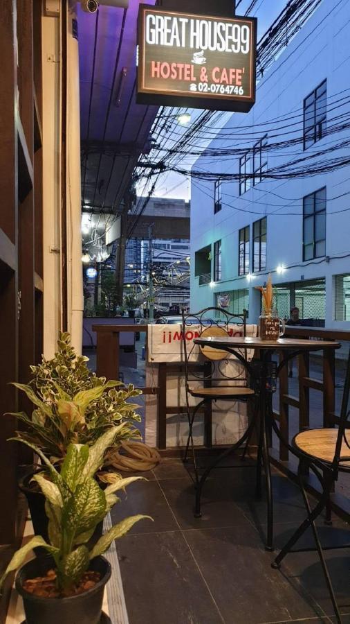 Great House 99 Hostel Bangkok Exterior photo